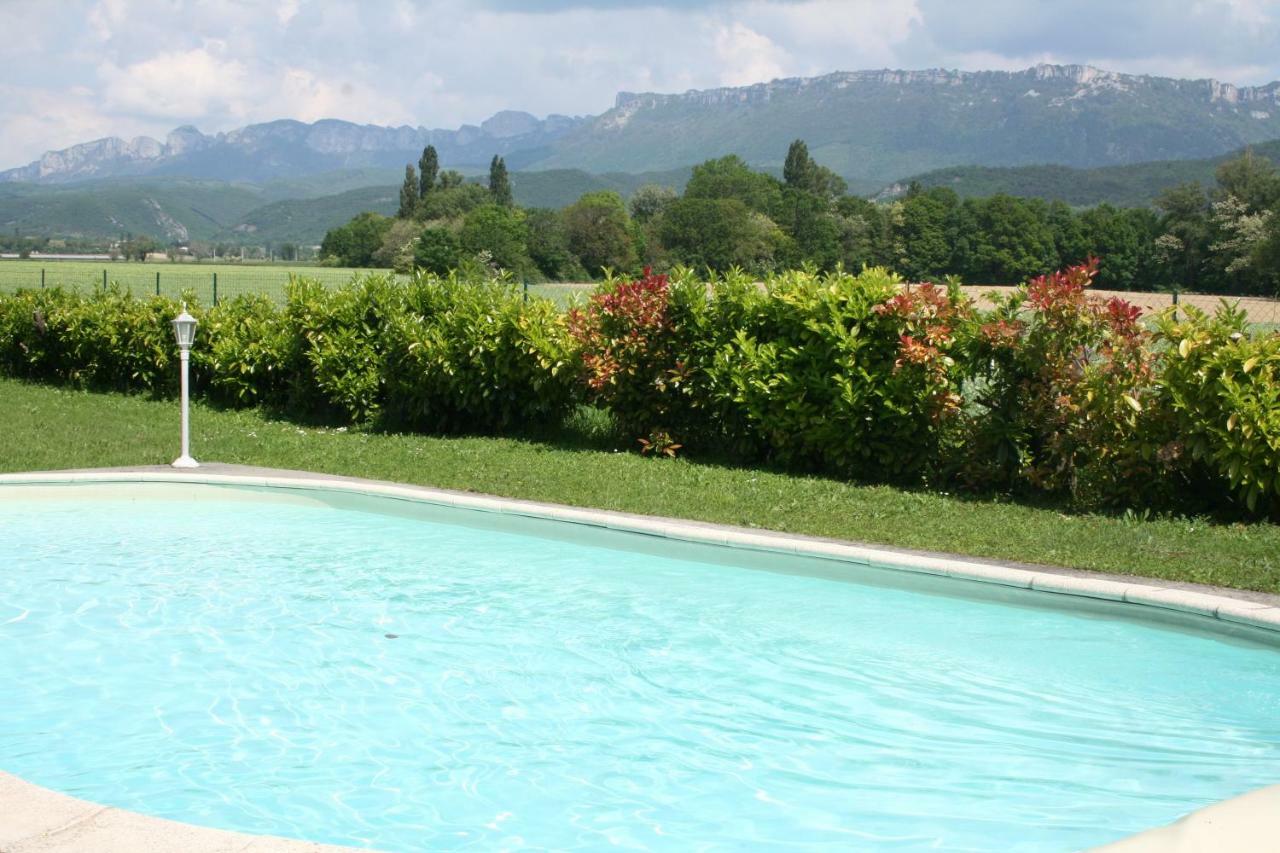 Hotel Le Domaine Des Rouges Queues Chateaudouble  Esterno foto